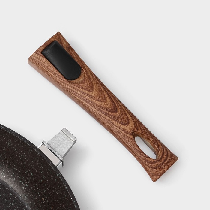 Сковорода Magistro Granit, d=28 см, съёмная ручка soft-touch, антипригарное покрытие, индукция, кованый алюминий, чёрная